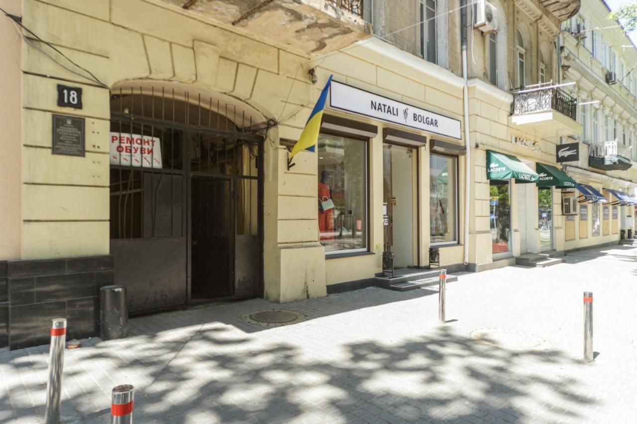 Comfortable Apartment In The Very Center Of Одесса Экстерьер фото