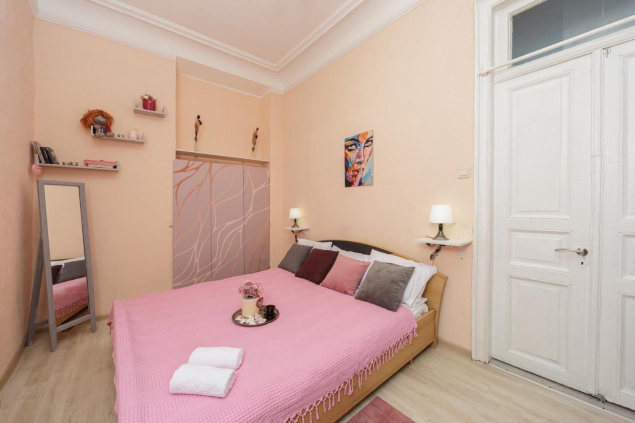 Comfortable Apartment In The Very Center Of Одесса Экстерьер фото